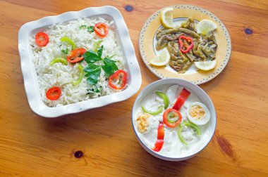 Yumurta, peynir ve sebze ile Yunan salatası