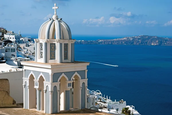 Klockstapeln på blue sky på santorini island, Grekland Stockbild