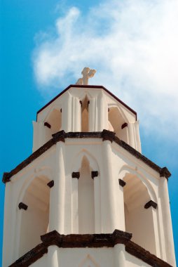 santorini Island, Yunanistan mavi gökyüzü, çan kulesi