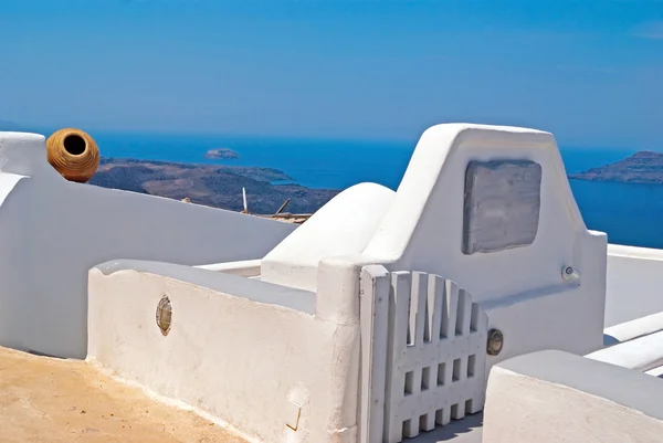 Architettura tradizionale del villaggio di Oia sull'isola di Santorini, Gre — Foto Stock