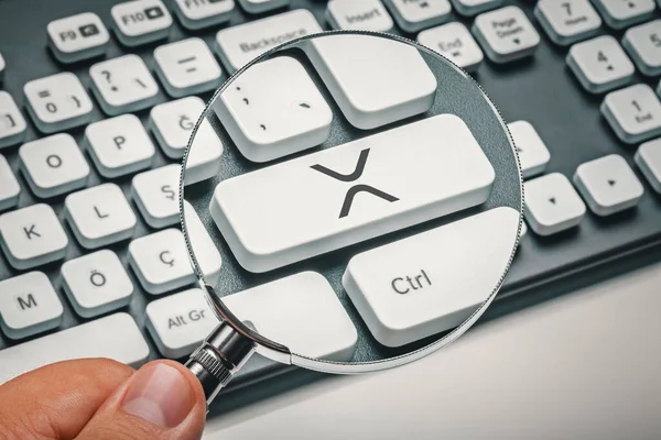 Cryptocurrency Trading Concept Male Hand Holding Magnifying Glass Focusing Computer — Stock Photo, Image