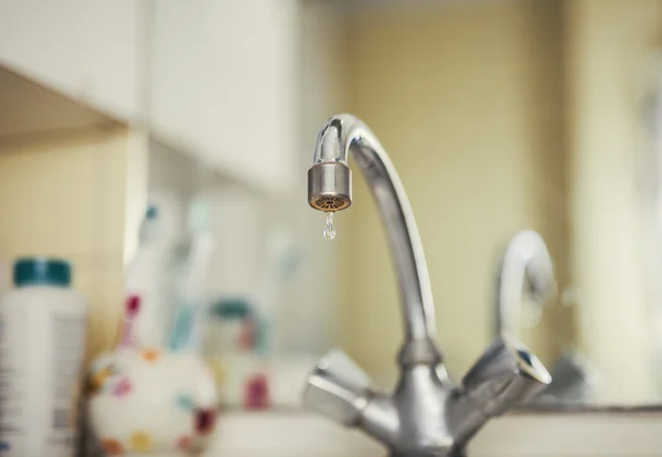 Dripping tap — Stock Photo, Image