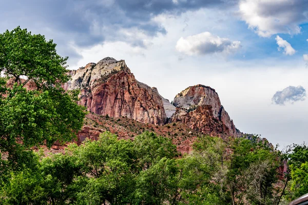 Ezen a helyen és közelében Utah Zion Nemzeti Park. — Stock Fotó