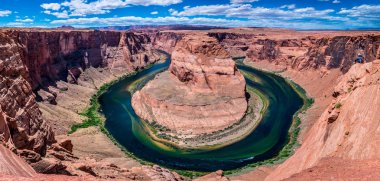 Kız ile Arizona Güzel Horseshoe Bend Panorama
