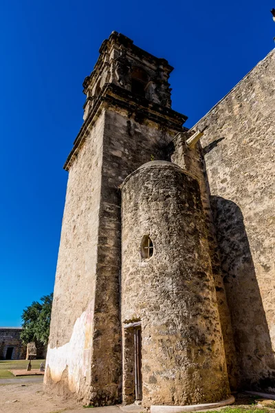 Väggarna av den historiska gamla västra spanska Mission San Jose, grundades år 1720, National Park. — Stockfoto