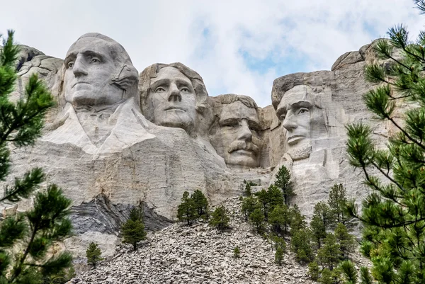 Berömda landmärke och Mountain skulptur - Mount Rushmore — Stockfoto