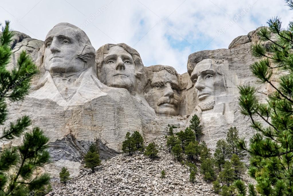 Famous Landmark and Mountain Sculpture - Mount Rushmore