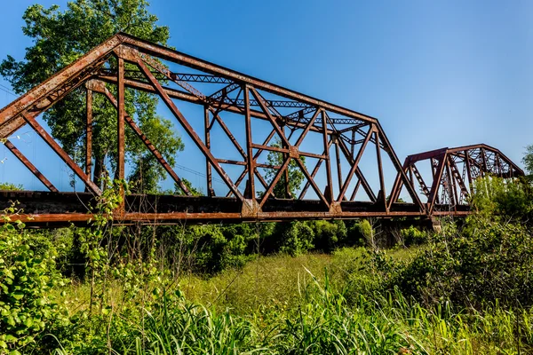 An Interesting View of an Old Iconic Iron Truss Railroad Bridge — Stock Photo, Image