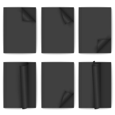 Beyaz arka planda siyah kağıt broşür kümesi