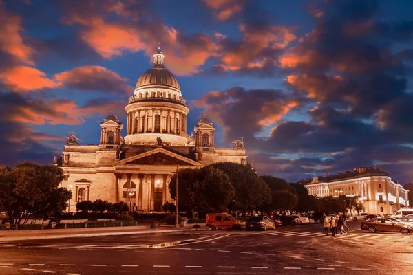 Saint Petersburg with sunset. Cities of Russia. Isaac\'s Cathedral. Excursions to St. Isaac\'s Cathedral. Sights of Saint Petersburg. Museums of Russian Federation. Petersburg guide. Cities Russia