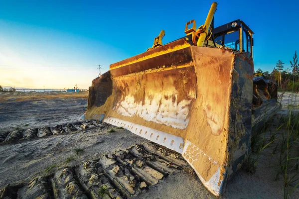 Pásový Traktor Velkým Kbelíkem Čištění Písku — Stock fotografie