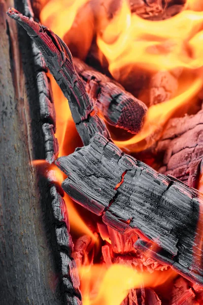 Czerwony Płomień Ognia Płonącego Drewna — Zdjęcie stockowe