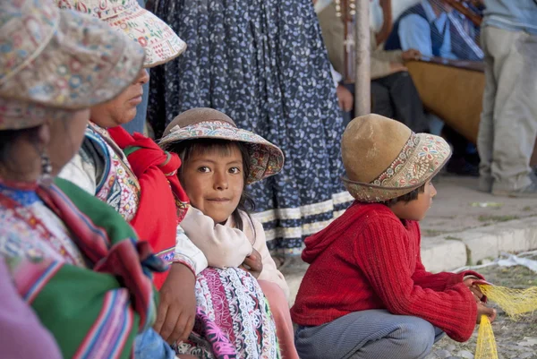 Povo quéchua na celebração anual da colheita em Chivay, região de Arequipa, Peru . — Fotografia de Stock