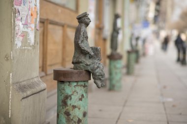 Bronz heykeller üzerinde Rustaveli Caddesi, Tiflis, Gürcistan.