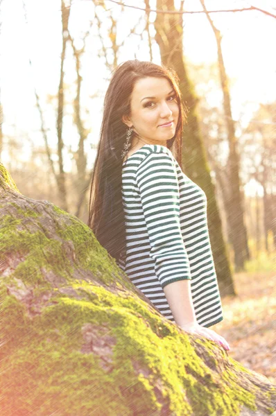 Young pretty woman in autumn park young. — Stock Photo, Image