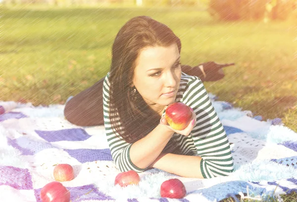 Young pretty woman in autumn park young. — Stock Photo, Image