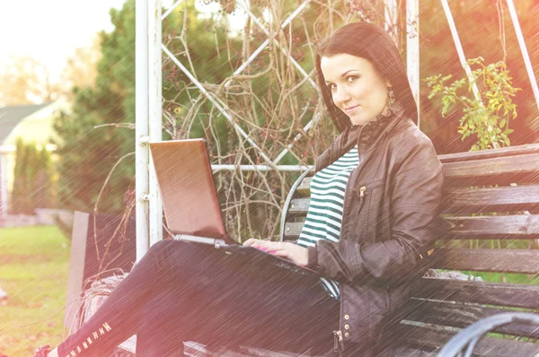 Young pretty woman in autumn park young. — Stock Photo, Image