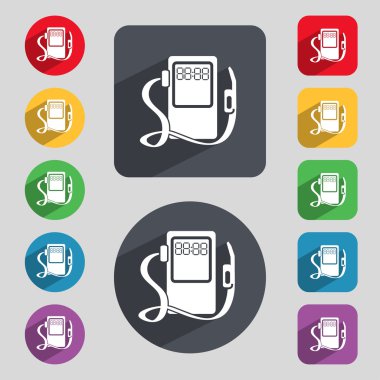 Gaz, yakıt istasyonu işareti simgesi. sembolü. Renkli düğmeler kümesi. Vektör