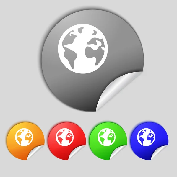 Icono de signo de globo. Mapa del mundo símbolo geográfico. Globos en stand para estudiar. Establecer botones de color . —  Fotos de Stock