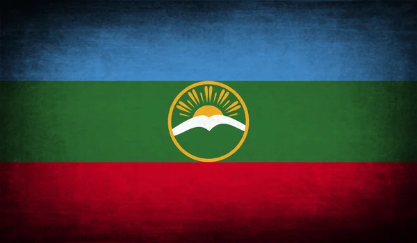 Bandiera della Repubblica di Karachay-Cherkessia, Russia con vecchia trama. Vettore — Vettoriale Stock