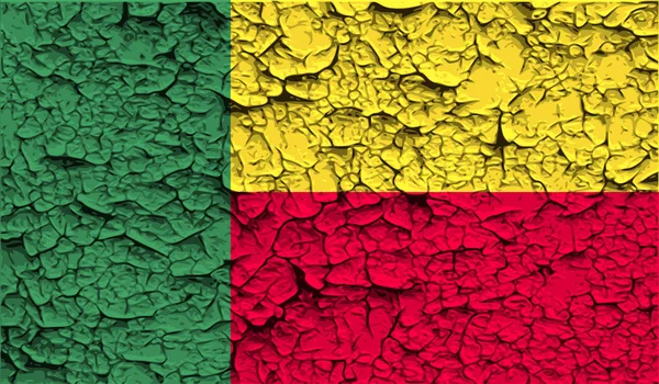 Bandiera del Benin con vecchia texture. Vettore — Vettoriale Stock