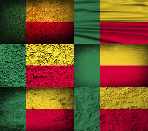 Flaga Beninu z stary tekstura. Wektor — Wektor stockowy