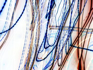 Hafif boya. Neon parıltısı. Şenlik dekorasyonu. Bulanık arkaplan. Parlak doku. Parlak desen. Poster, broşür, el ilanı ve kart için yaratıcı grafik tasarımı. Ağ, kumaş ve örtü için arkaplan.