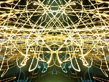 Hafif boya. Neon parıltısı. Simetri ve yansıma. Şenlik dekorasyonu. Bulanık arkaplan. Parlak doku. Parlak desen. Poster, broşür, el ilanı ve kart için yaratıcı grafik tasarımı. Ağ, kumaş ve örtü için arkaplan.