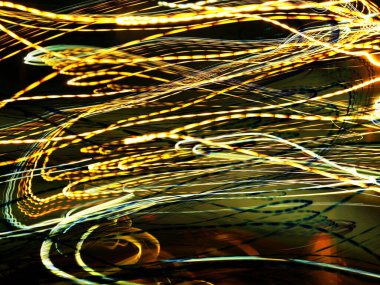 Hafif boya. Neon parıltısı. Şenlik dekorasyonu. Bulanık arkaplan. Parlak doku. Parlak desen. Poster, broşür, el ilanı ve kart için yaratıcı grafik tasarımı. Ağ, kumaş ve örtü için arkaplan.