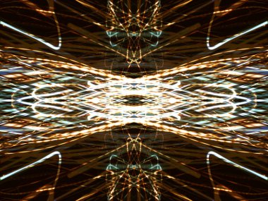 Hafif boya. Neon parıltısı. Simetri ve yansıma. Şenlik dekorasyonu. Bulanık arkaplan. Parlak doku. Parlak desen. Poster, broşür, el ilanı ve kart için yaratıcı grafik tasarımı. Ağ, kumaş ve örtü için arkaplan.