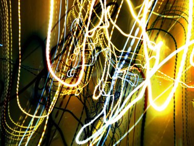 Hafif boya. Neon parıltısı. Şenlik dekorasyonu. Bulanık arkaplan. Parlak doku. Parlak desen. Poster, broşür, el ilanı ve kart için yaratıcı grafik tasarımı. Ağ, kumaş ve örtü için arkaplan.