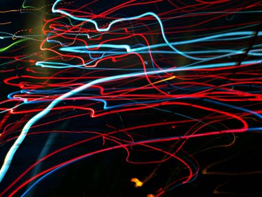 Hafif boya. Neon parıltısı. Şenlik dekorasyonu. Bulanık arkaplan. Parlak doku. Parlak desen. Poster, broşür, el ilanı ve kart için yaratıcı grafik tasarımı. Ağ, kumaş ve örtü için arkaplan.