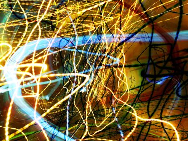 Hafif boya. Neon parıltısı. Şenlik dekorasyonu. Bulanık arkaplan. Parlak doku. Parlak desen. Poster, broşür, el ilanı ve kart için yaratıcı grafik tasarımı. Ağ, kumaş ve örtü için arkaplan.