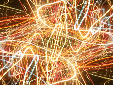 Hafif boya. Neon parıltısı. Simetri ve yansıma. Şenlik dekorasyonu. Bulanık arkaplan. Parlak doku. Parlak desen. Poster, broşür, el ilanı ve kart için yaratıcı grafik tasarımı. Ağ, kumaş ve örtü için arkaplan.