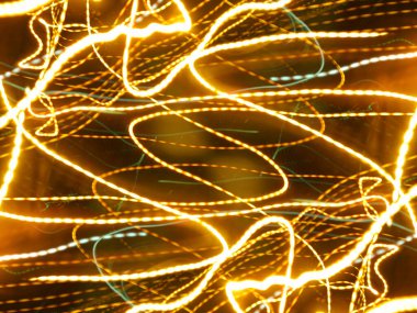 Hafif boya. Neon parıltısı. Simetri ve yansıma. Şenlik dekorasyonu. Bulanık arkaplan. Parlak doku. Parlak desen. Poster, broşür, el ilanı ve kart için yaratıcı grafik tasarımı. Ağ, kumaş ve örtü için arkaplan.