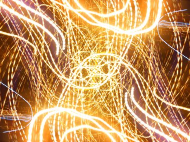 Hafif boya. Neon parıltısı. Simetri ve yansıma. Şenlik dekorasyonu. Bulanık arkaplan. Parlak doku. Parlak desen. Poster, broşür, el ilanı ve kart için yaratıcı grafik tasarımı. Ağ, kumaş ve örtü için arkaplan.