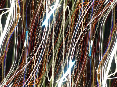 Hafif boya. Neon parıltısı. Simetri ve yansıma. Şenlik dekorasyonu. Bulanık arkaplan. Parlak doku. Parlak desen. Poster, broşür, el ilanı ve kart için yaratıcı grafik tasarımı. Ağ, kumaş ve örtü için arkaplan.