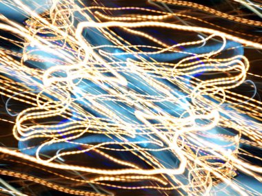 Hafif boya. Neon parıltısı. Simetri ve yansıma. Şenlik dekorasyonu. Bulanık arkaplan. Parlak doku. Parlak desen. Poster, broşür, el ilanı ve kart için yaratıcı grafik tasarımı. Ağ, kumaş ve örtü için arkaplan.