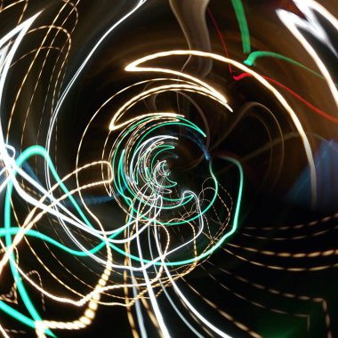 Fraktal soyut arkaplan. Işık efektleri. Neon parıltısı. Şenlik dekorasyonu. Renkli desen. Geometrik doku.