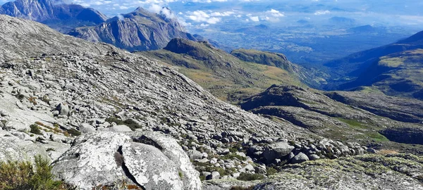 Mulanje dağının en tepesinde.
