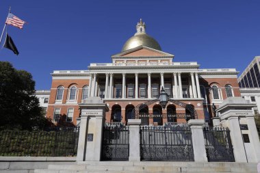Boston, Massachusetts ABD Beacon Hill 'deki Massachusetts Eyalet Binası.