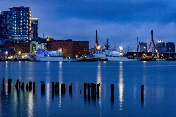 Boston Massachusetts Usa Łodzie Straży Przybrzeżnej Zacumowały Centrum — Zdjęcie stockowe
