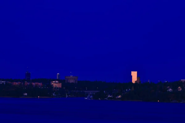 Stockholm Švédsko Věž Scandic Victoria Předměstí Kista Odráží Ranní Světlo — Stock fotografie