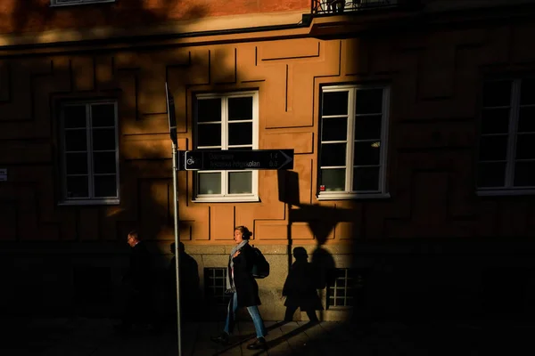 Στοκχόλμη Σουηδία Πεζοί Που Περπατούν Νωρίς Πρωί Στο Danderydsgatan — Φωτογραφία Αρχείου