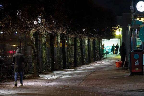 Stockholm Schweden Ein Fußgänger Auf Dem Sundbybergs Torg Einem Platz — Stockfoto