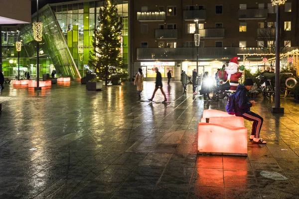 Stockholm Svédország Karácsonyi Bevásárlás Alvsjo Téren Külvárosban Közlekedési Csomóponton — Stock Fotó