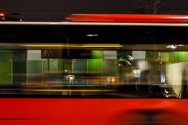 Sztokholm Szwecja Piesi Dworcu Autobusowym Kolejowym Alvsjo — Zdjęcie stockowe