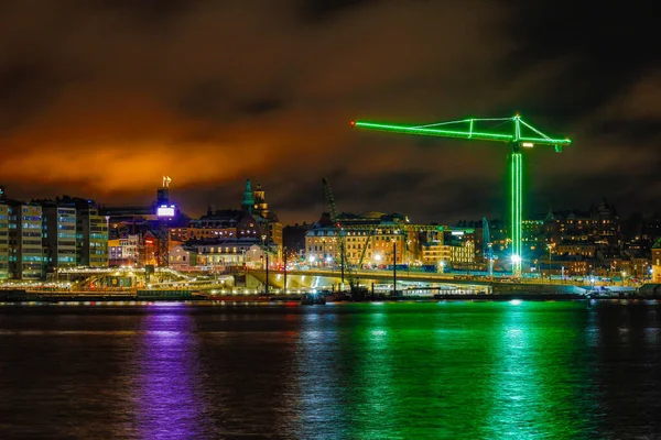 Stockholm Svédország Egy Nagy Épület Daru Világít Zöld Fény Slussen — Stock Fotó
