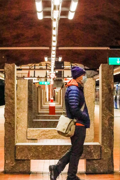 瑞典斯德哥尔摩的Skarpnack隧道或地铁站 在绿线上的最后一站 — 图库照片