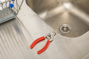 Stockholm, İsveç veteriner ofisinde hayvanlar için bir tırnak makası..